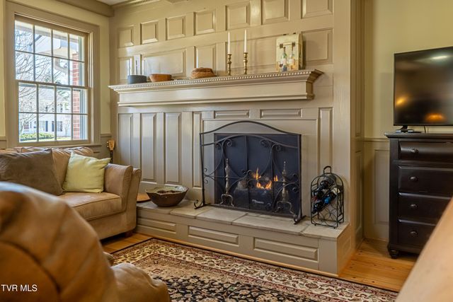 595 Northeast Court Street, Abingdon, VA 24210