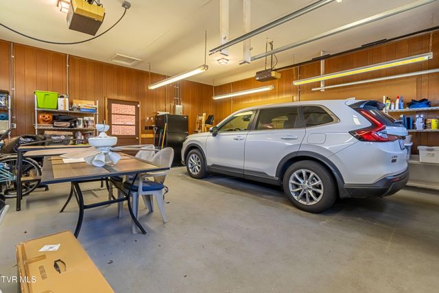 595 Northeast Court Street, Abingdon, VA 24210