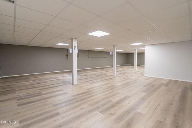 595 Northeast Court Street, Abingdon, VA 24210