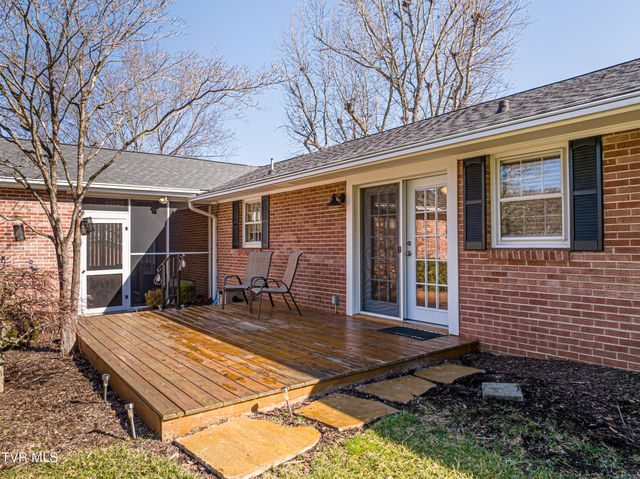 595 Northeast Court Street, Abingdon, VA 24210