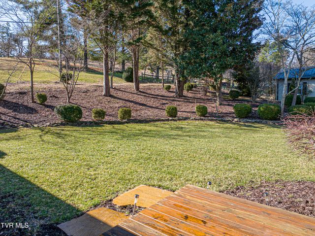 595 Northeast Court Street, Abingdon, VA 24210