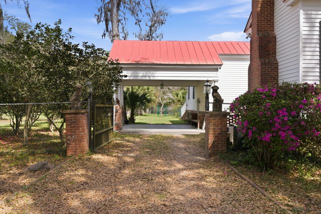527 Wichman Street, Walterboro, SC 29488