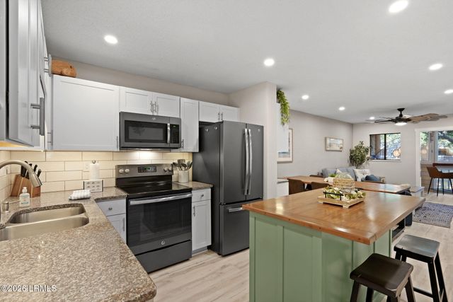 239 Beach City Rd Apt 1225, Hilton Head Island, SC 29926