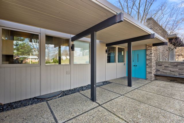 5228 Ridgebrook Drive, Portage City, MI 49002