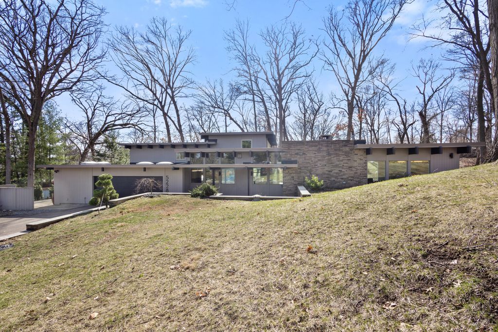 5228 Ridgebrook Drive, Portage City, MI 49002