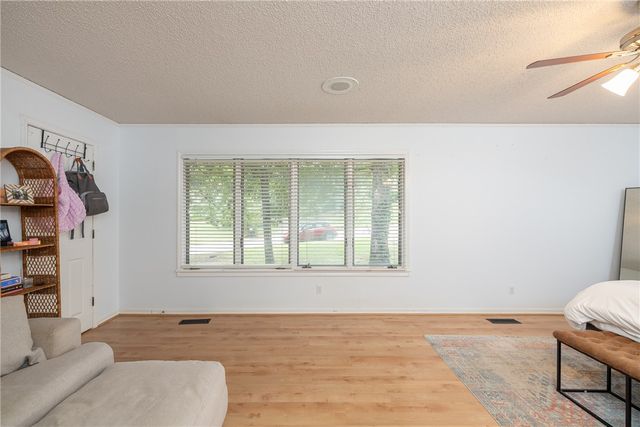 1168 E Oaks Manor Drive, Fayetteville, AR 72703