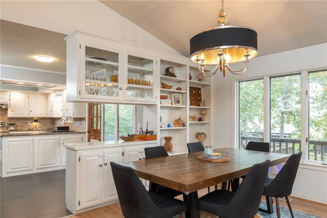 1168 E Oaks Manor Drive, Fayetteville, AR 72703