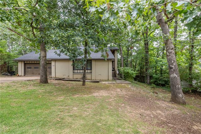 1168 E Oaks Manor Drive, Fayetteville, AR 72703