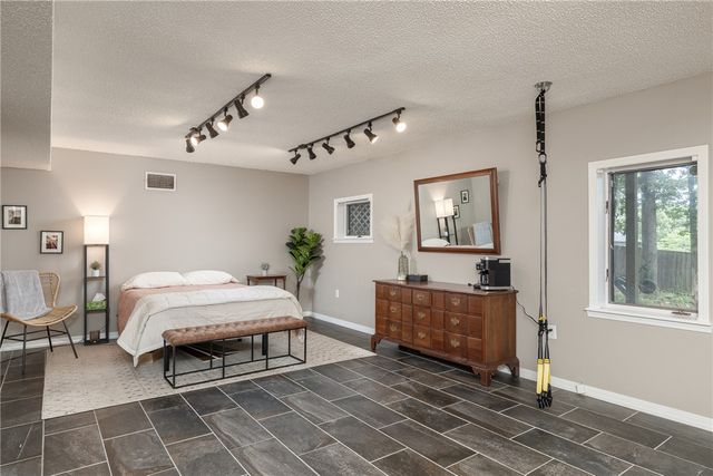 1168 E Oaks Manor Drive, Fayetteville, AR 72703