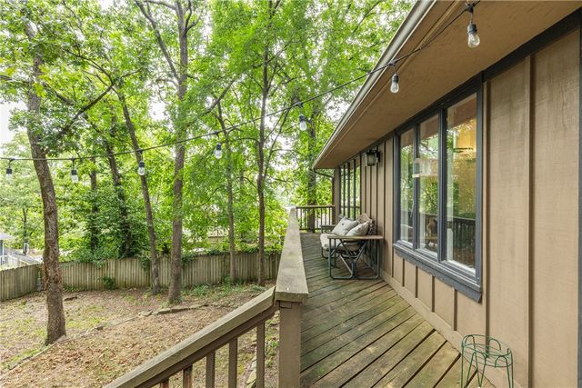 1168 E Oaks Manor Drive, Fayetteville, AR 72703