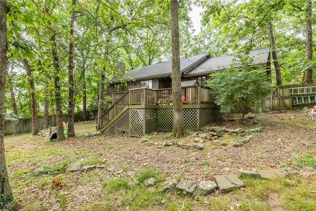1168 E Oaks Manor Drive, Fayetteville, AR 72703