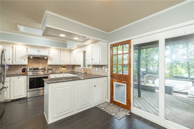 1168 E Oaks Manor Drive, Fayetteville, AR 72703