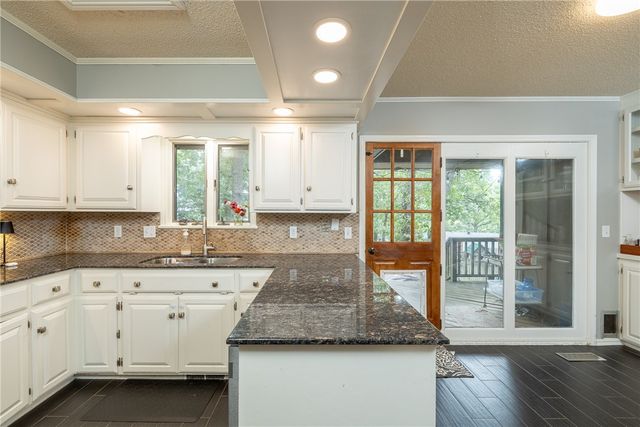 1168 E Oaks Manor Drive, Fayetteville, AR 72703