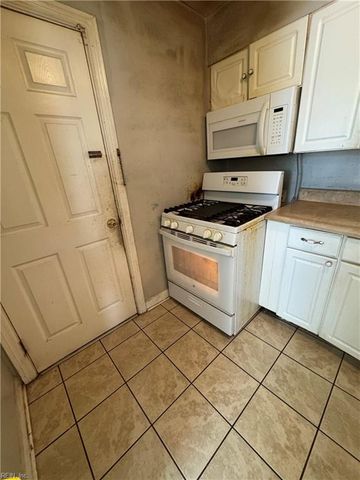 321 Beacon RD, Portsmouth, VA 23702