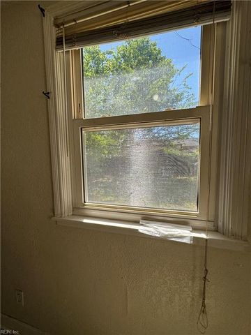 321 Beacon RD, Portsmouth, VA 23702