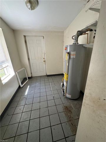 321 Beacon RD, Portsmouth, VA 23702