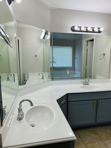 1610 Wildflower Drive, Waxahachie, TX 75165