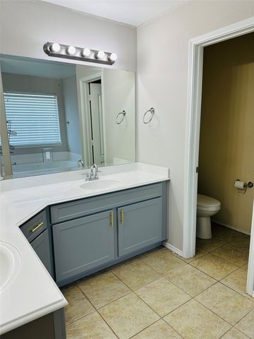 1610 Wildflower Drive, Waxahachie, TX 75165