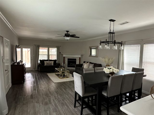 1610 Wildflower Drive, Waxahachie, TX 75165