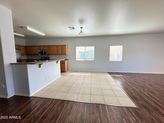 231 E MULE TRAIN Trail, San Tan Valley, AZ 85143