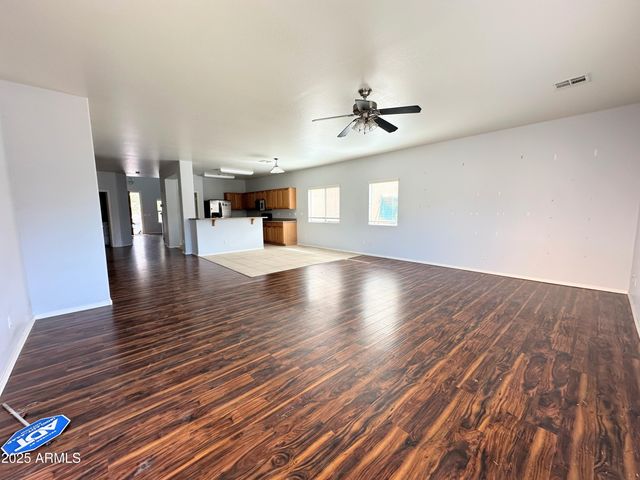 231 E MULE TRAIN Trail, San Tan Valley, AZ 85143