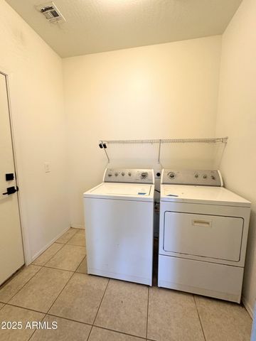 231 E MULE TRAIN Trail, San Tan Valley, AZ 85143