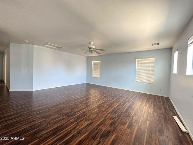 231 E MULE TRAIN Trail, San Tan Valley, AZ 85143