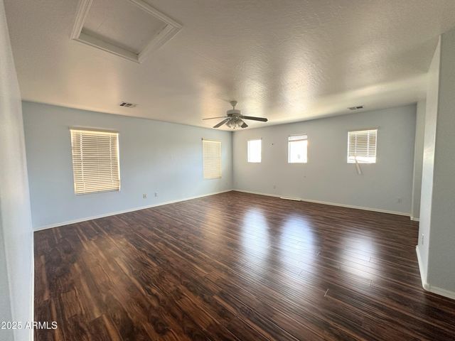 231 E MULE TRAIN Trail, San Tan Valley, AZ 85143