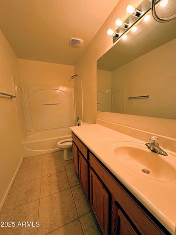 231 E MULE TRAIN Trail, San Tan Valley, AZ 85143