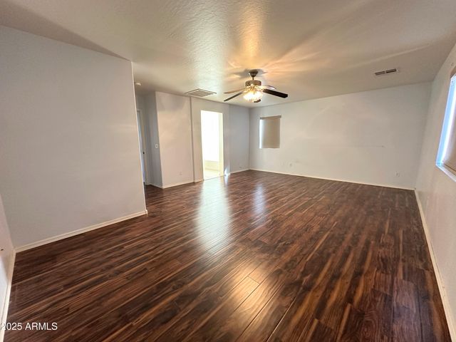 231 E MULE TRAIN Trail, San Tan Valley, AZ 85143