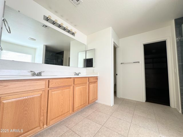 231 E MULE TRAIN Trail, San Tan Valley, AZ 85143