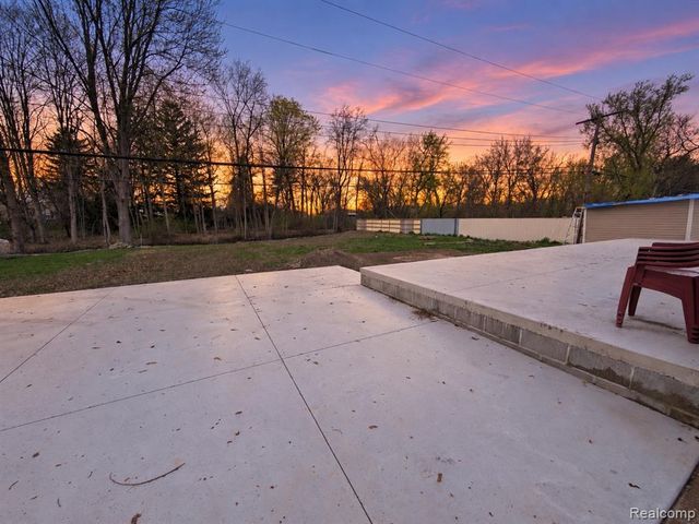 15870 Allen Road, Taylor, MI 48180