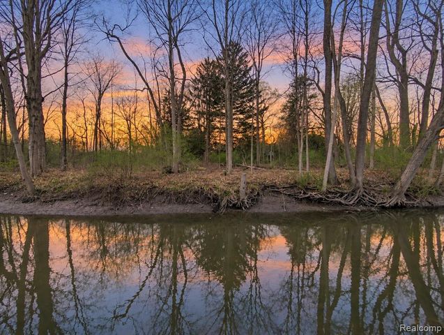 15870 Allen Road, Taylor, MI 48180