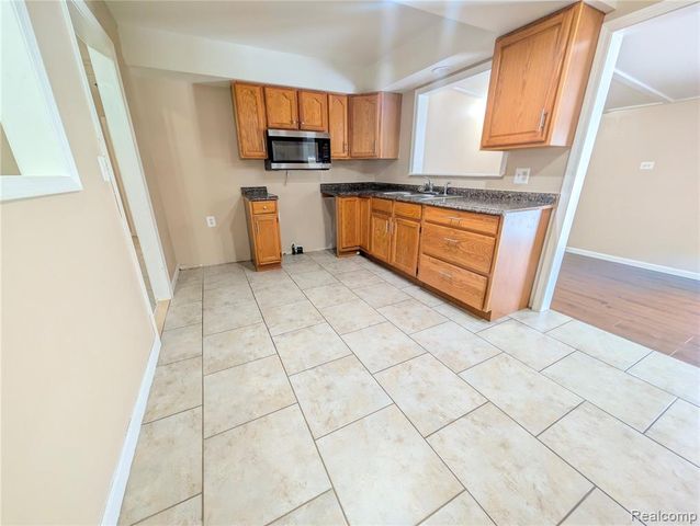 15870 Allen Road, Taylor, MI 48180
