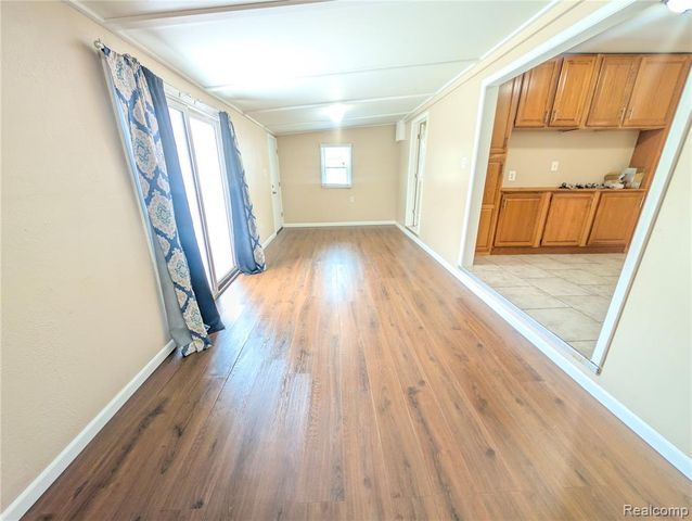 15870 Allen Road, Taylor, MI 48180