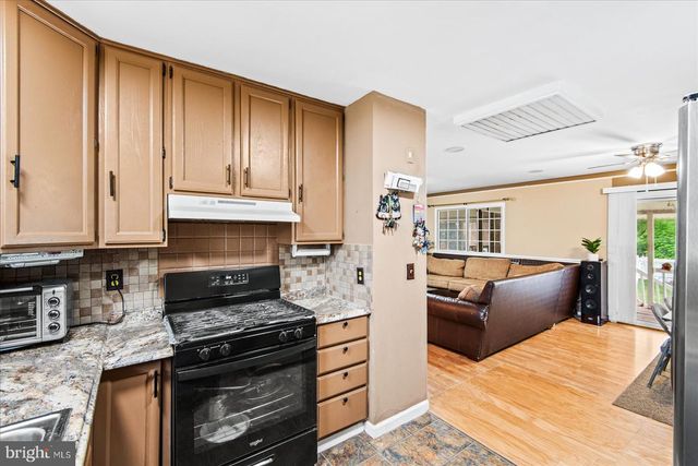 7986 DEWARD CT, Manassas, VA 20109
