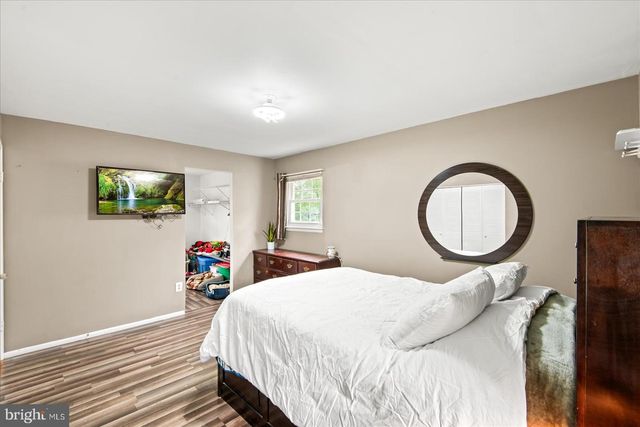 7986 DEWARD CT, Manassas, VA 20109