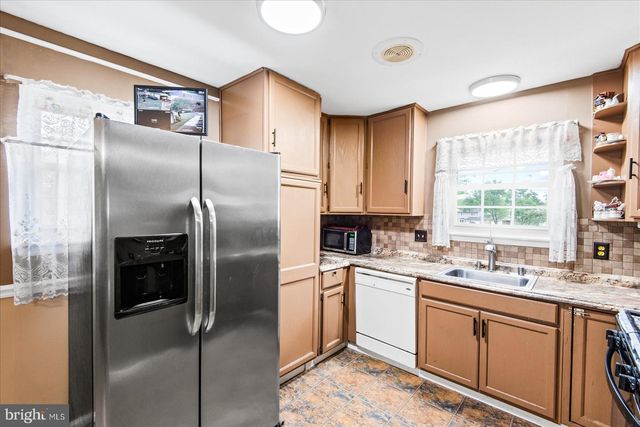 7986 DEWARD CT, Manassas, VA 20109