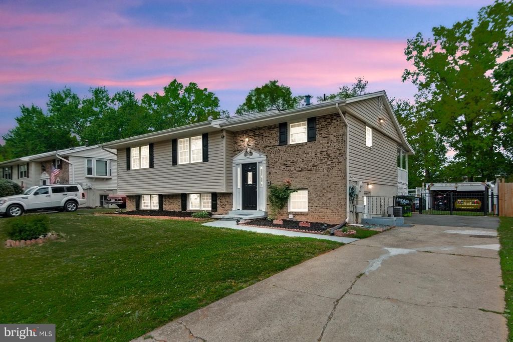 7986 DEWARD CT, Manassas, VA 20109