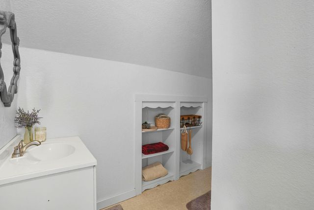 5283 Estate Road North Rd, Sprague, WA 99032