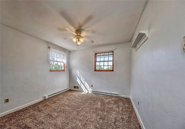 1805 Horizon Dr, White Oak, PA 15131