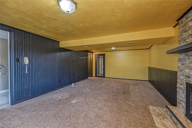 1805 Horizon Dr, White Oak, PA 15131