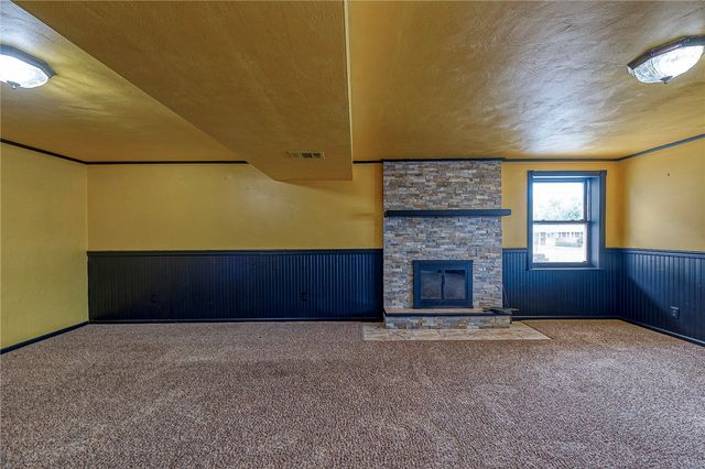 1805 Horizon Dr, White Oak, PA 15131