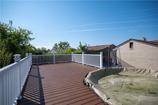 1805 Horizon Dr, White Oak, PA 15131
