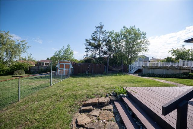 1805 Horizon Dr, White Oak, PA 15131