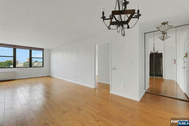 9019 Wall 6B, North Bergen, NJ 07047