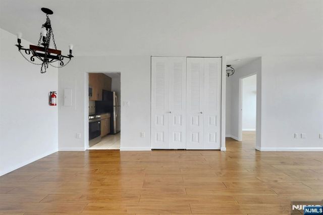 9019 Wall 6B, North Bergen, NJ 07047