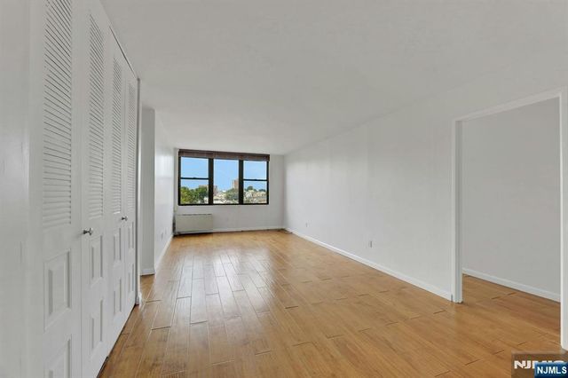 9019 Wall 6B, North Bergen, NJ 07047