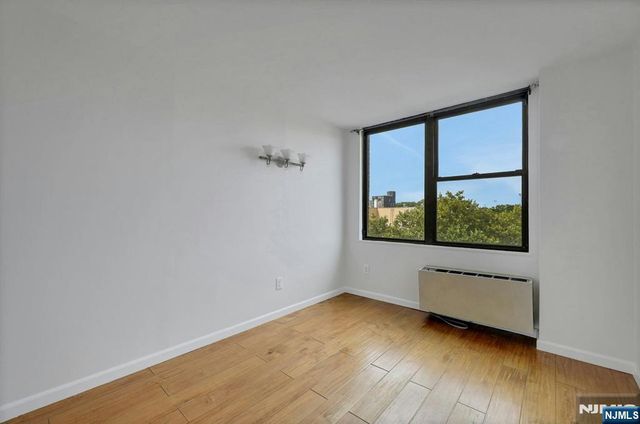 9019 Wall 6B, North Bergen, NJ 07047
