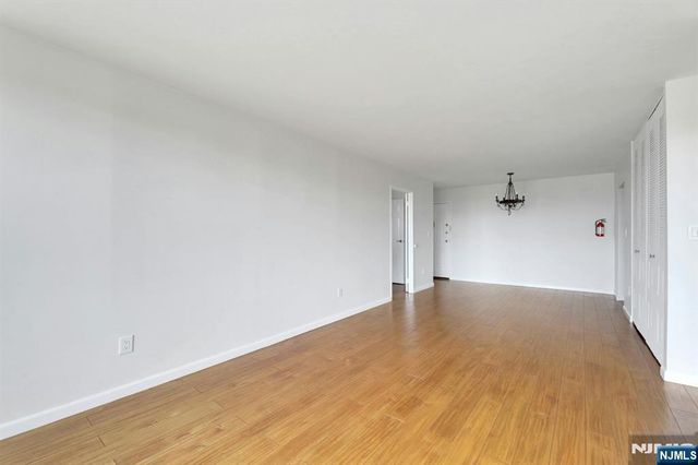 9019 Wall 6B, North Bergen, NJ 07047